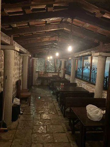 Restaurant on the Main Square in Risan — over 90 m² — photo 12
